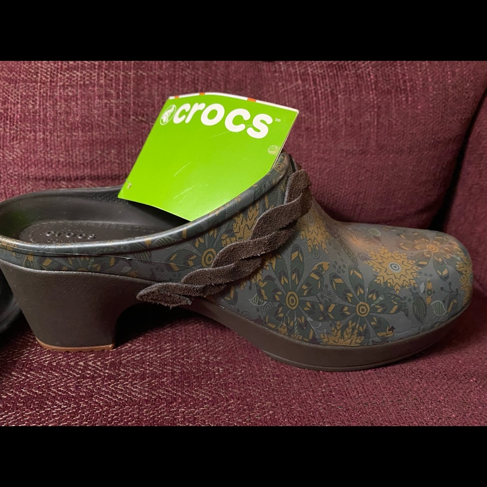 Crocs Sarah clog graphic brown